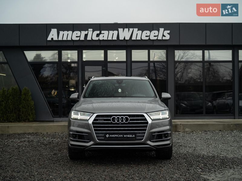 Позашляховик / Кросовер Audi Q7 2017 в Чернівцях