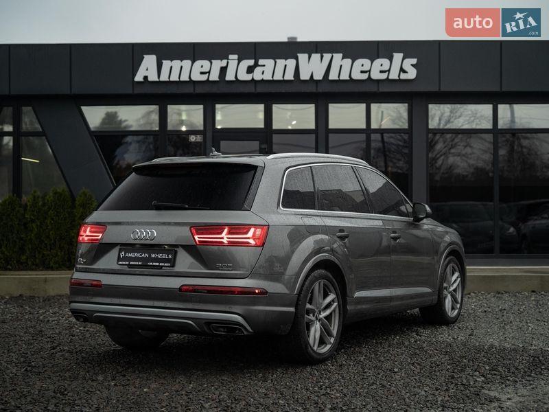 Позашляховик / Кросовер Audi Q7 2017 в Чернівцях