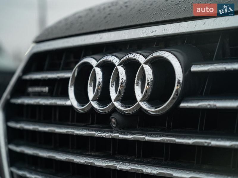 Позашляховик / Кросовер Audi Q7 2017 в Чернівцях
