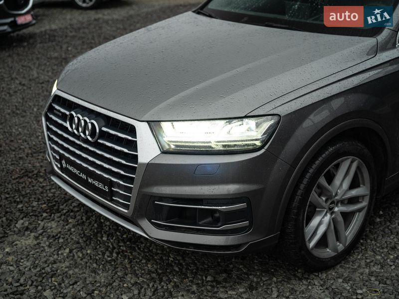 Позашляховик / Кросовер Audi Q7 2017 в Чернівцях