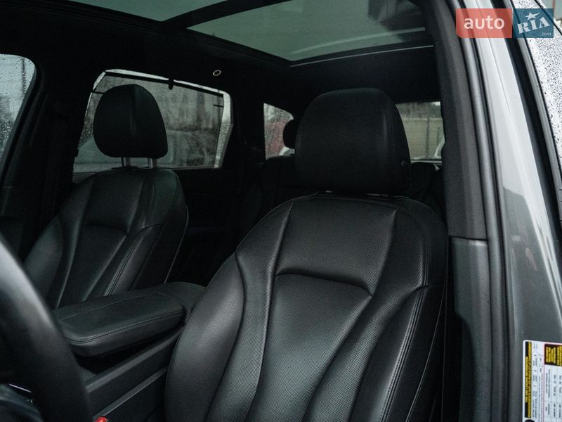 Позашляховик / Кросовер Audi Q7 2017 в Чернівцях