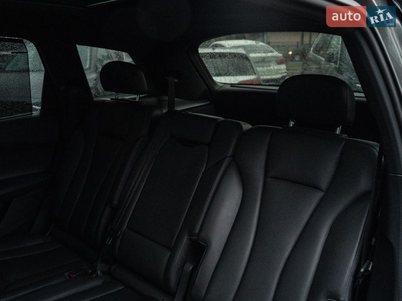 Позашляховик / Кросовер Audi Q7 2017 в Чернівцях