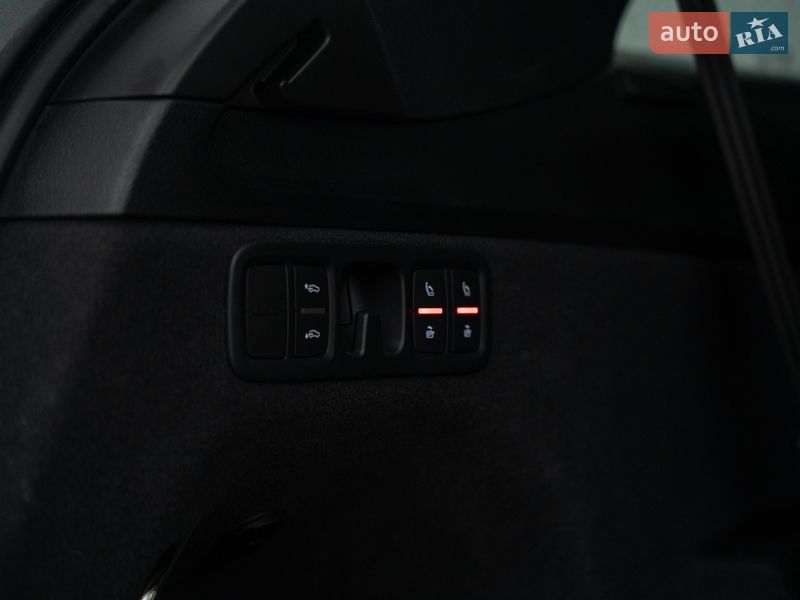 Позашляховик / Кросовер Audi Q7 2017 в Чернівцях