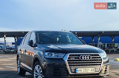 Audi Q7  2016