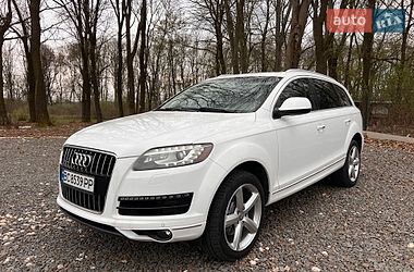 Audi Q7  2011