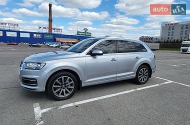 Audi Q7  2016