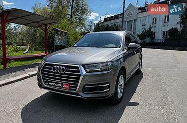 Audi Q7  2016
