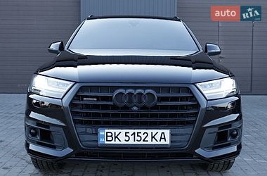 Audi Q7  2016