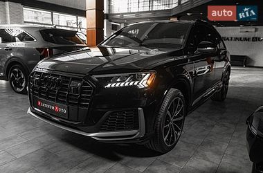 Audi Q7  2023