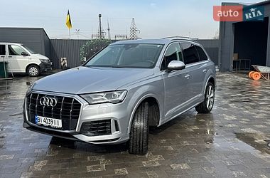 Audi Q7  2021
