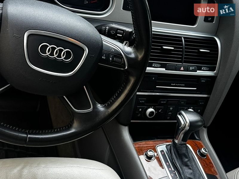 Позашляховик / Кросовер Audi Q7 2013 в Луцьку