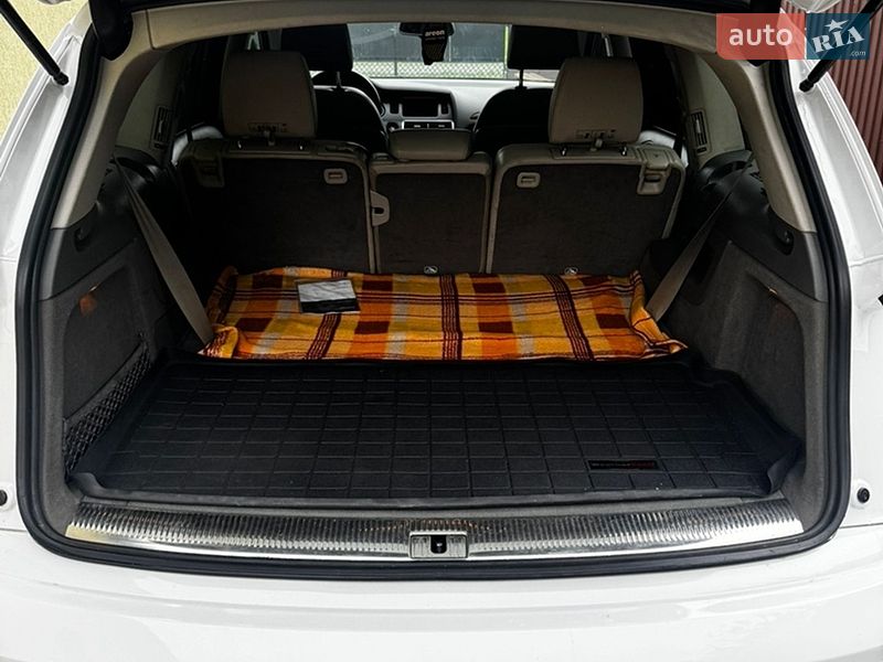 Позашляховик / Кросовер Audi Q7 2013 в Луцьку