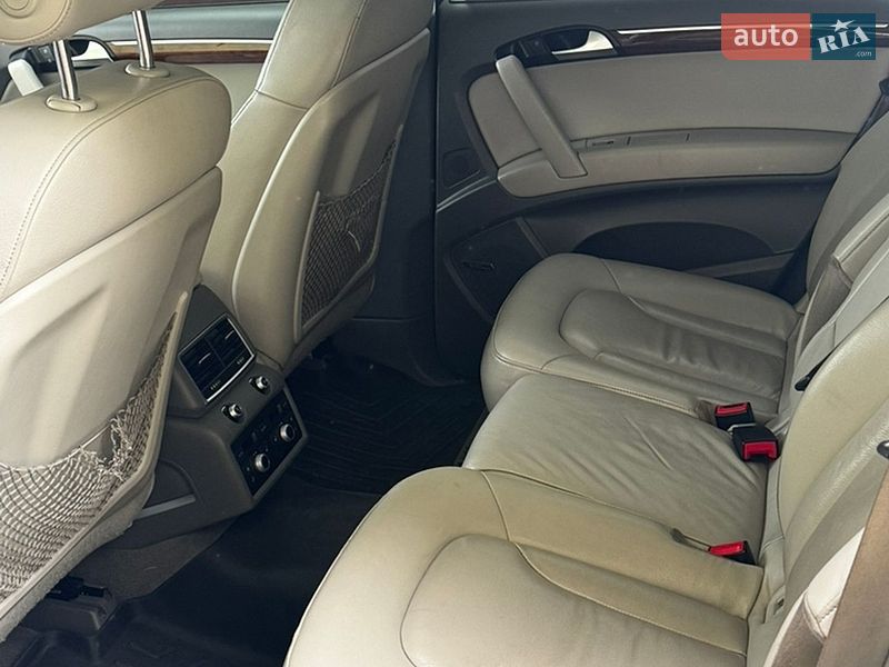 Позашляховик / Кросовер Audi Q7 2013 в Луцьку