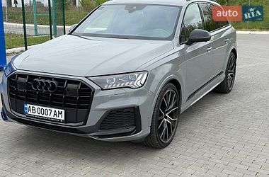Audi Q7  2021