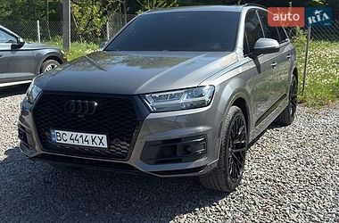 Audi Q7  2016