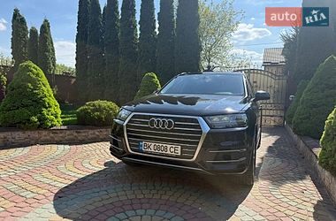Audi Q7  2016