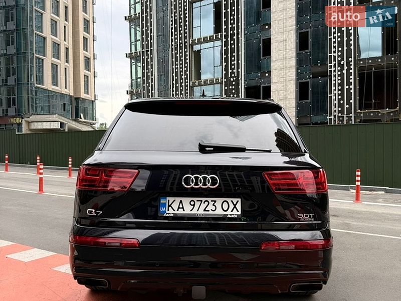 Внедорожник / Кроссовер Audi Q7 2017 в Киеве