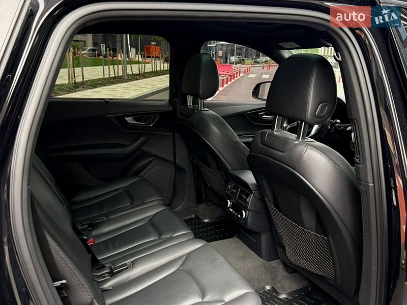 Внедорожник / Кроссовер Audi Q7 2017 в Киеве