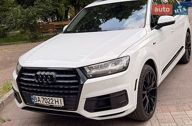 Audi Q7  2016