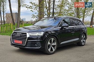 Audi Q7  2015