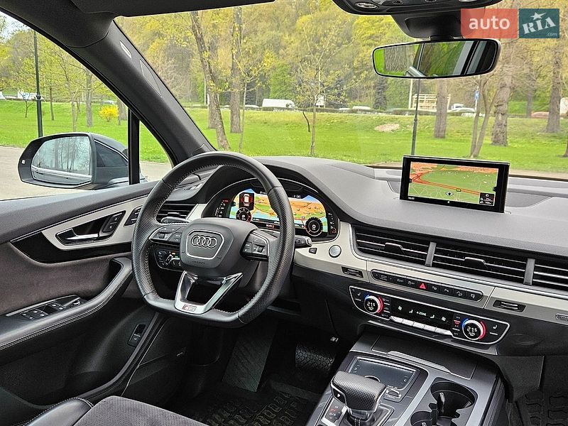 Позашляховик / Кросовер Audi Q7 2015 в Києві