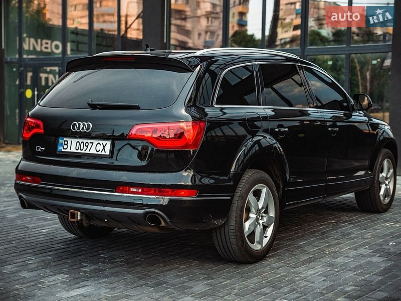 Внедорожник / Кроссовер Audi Q7 2015 в Полтаве