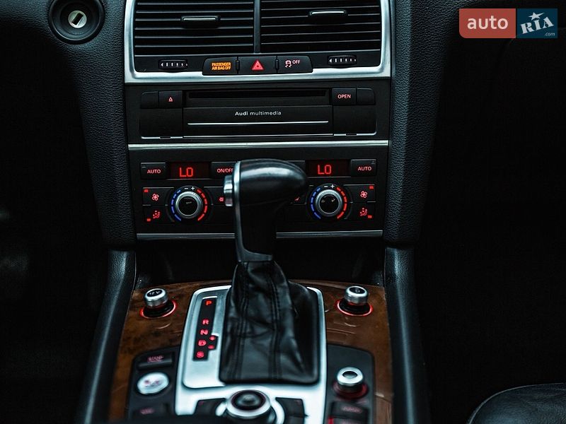 Внедорожник / Кроссовер Audi Q7 2015 в Полтаве