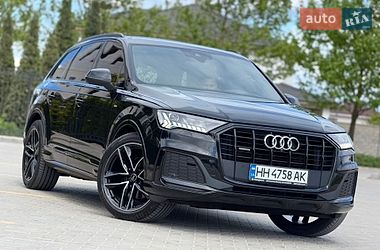 Audi Q7  2023