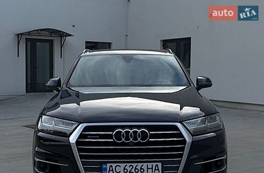Audi Q7  2016