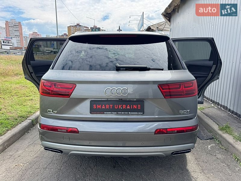 Позашляховик / Кросовер Audi Q7 2016 в Києві