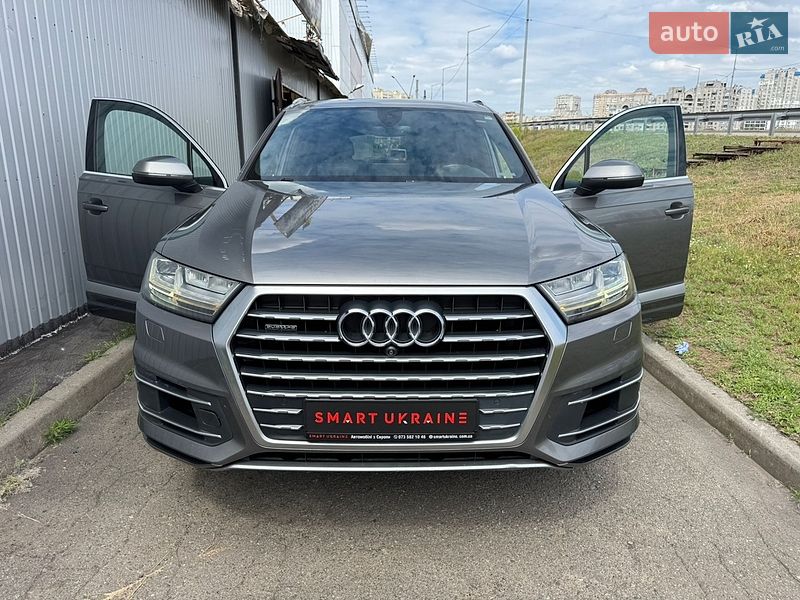 Позашляховик / Кросовер Audi Q7 2016 в Києві