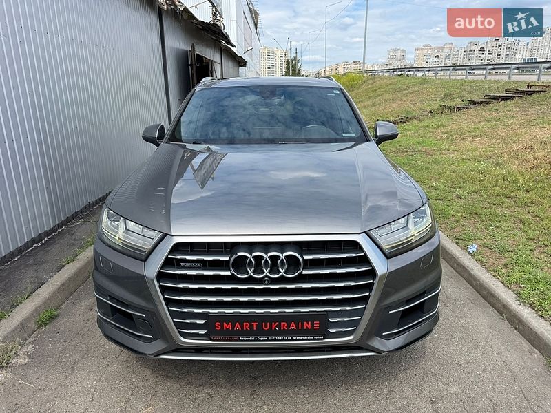 Позашляховик / Кросовер Audi Q7 2016 в Києві