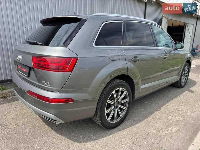 Позашляховик / Кросовер Audi Q7 2016 в Києві