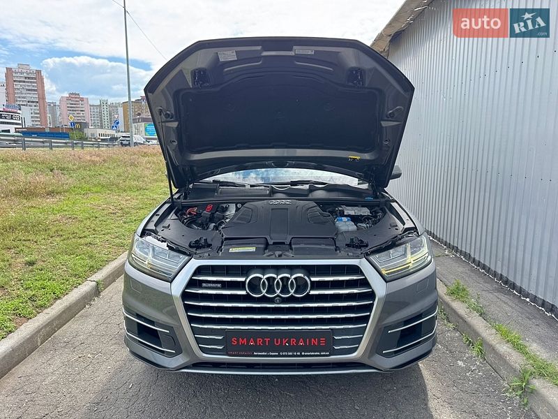 Позашляховик / Кросовер Audi Q7 2016 в Києві