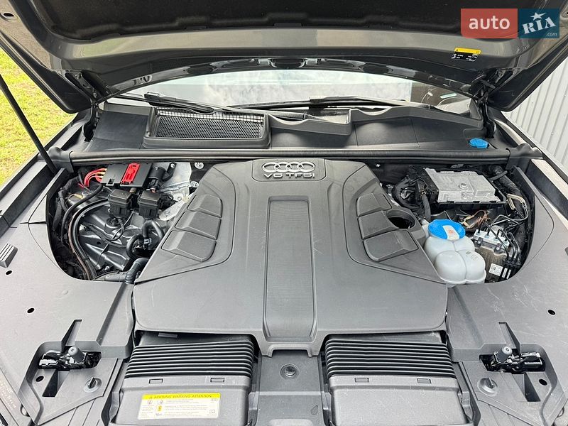 Позашляховик / Кросовер Audi Q7 2016 в Києві