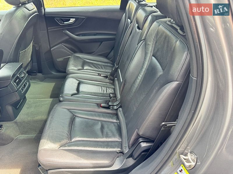 Позашляховик / Кросовер Audi Q7 2016 в Києві
