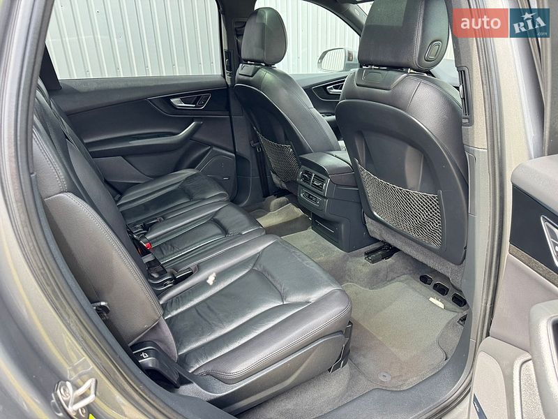 Позашляховик / Кросовер Audi Q7 2016 в Києві