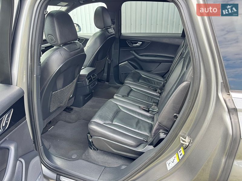 Позашляховик / Кросовер Audi Q7 2016 в Києві