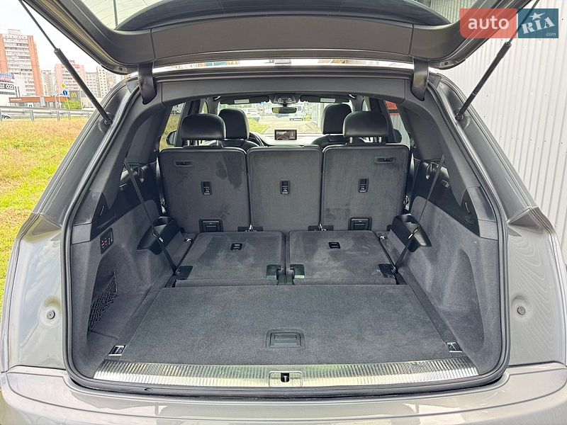 Позашляховик / Кросовер Audi Q7 2016 в Києві