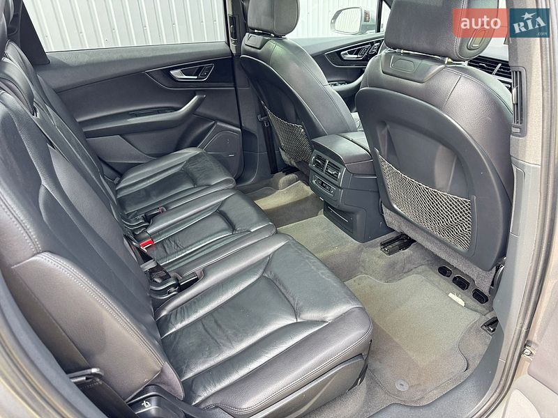 Позашляховик / Кросовер Audi Q7 2016 в Києві