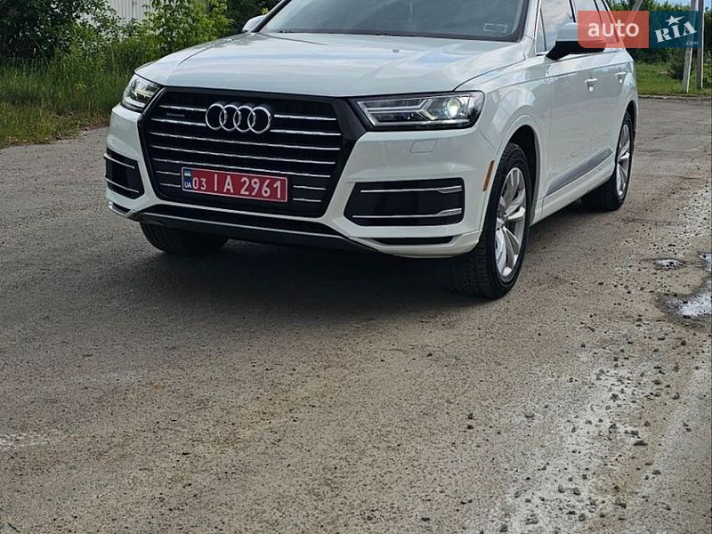 Внедорожник / Кроссовер Audi Q7 2016 в Нововолынске