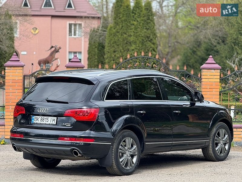 Внедорожник / Кроссовер Audi Q7 2010 в Сарнах