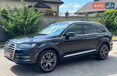 Audi Q7  2016