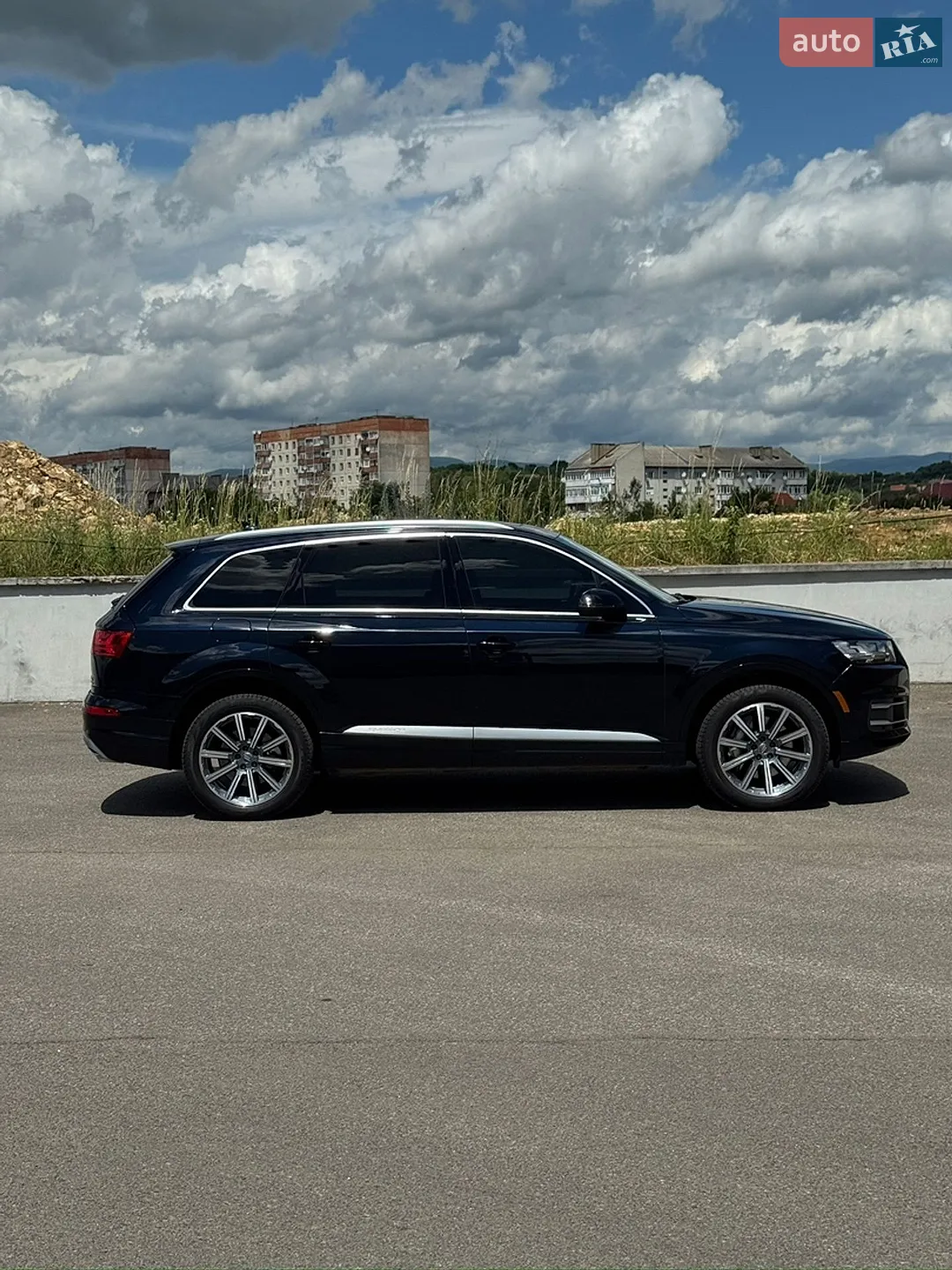 Audi Q7 2016 VIN WA1LAAF78HD021651 фото оголошення 5 з 52