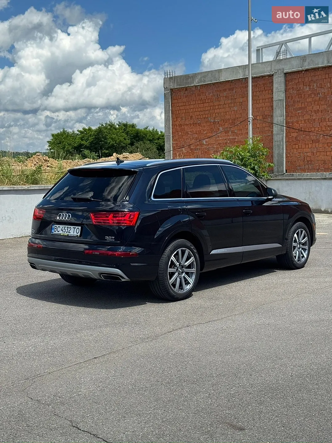 Audi Q7 2016 VIN WA1LAAF78HD021651 фото оголошення 9 з 52