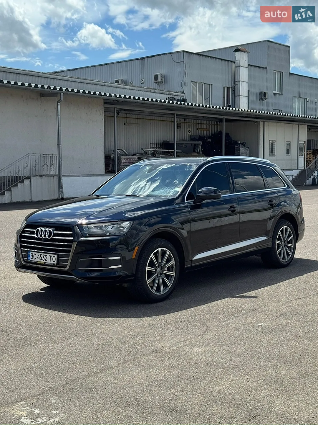 Audi Q7 2016 VIN WA1LAAF78HD021651 фото оголошення 2 з 52