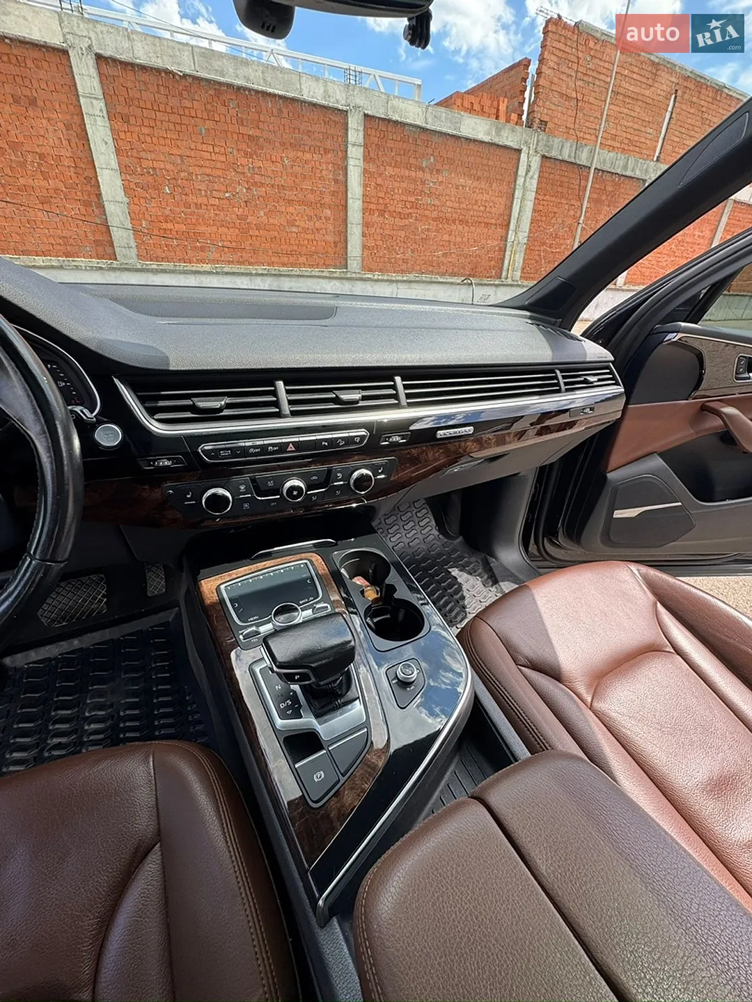 Audi Q7 2016 VIN WA1LAAF78HD021651 фото оголошення 25 з 52