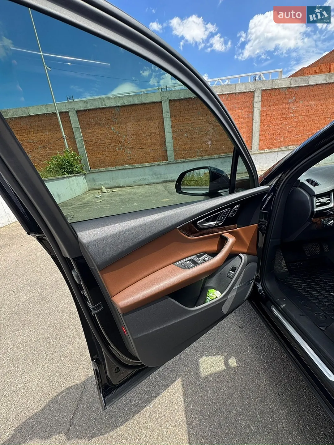Audi Q7 2016 VIN WA1LAAF78HD021651 фото оголошення 26 з 52