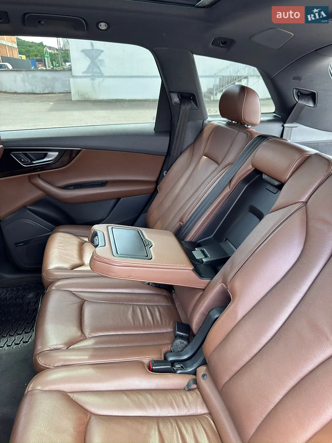 Audi Q7 2016 VIN WA1LAAF78HD021651 фото оголошення 31 з 52