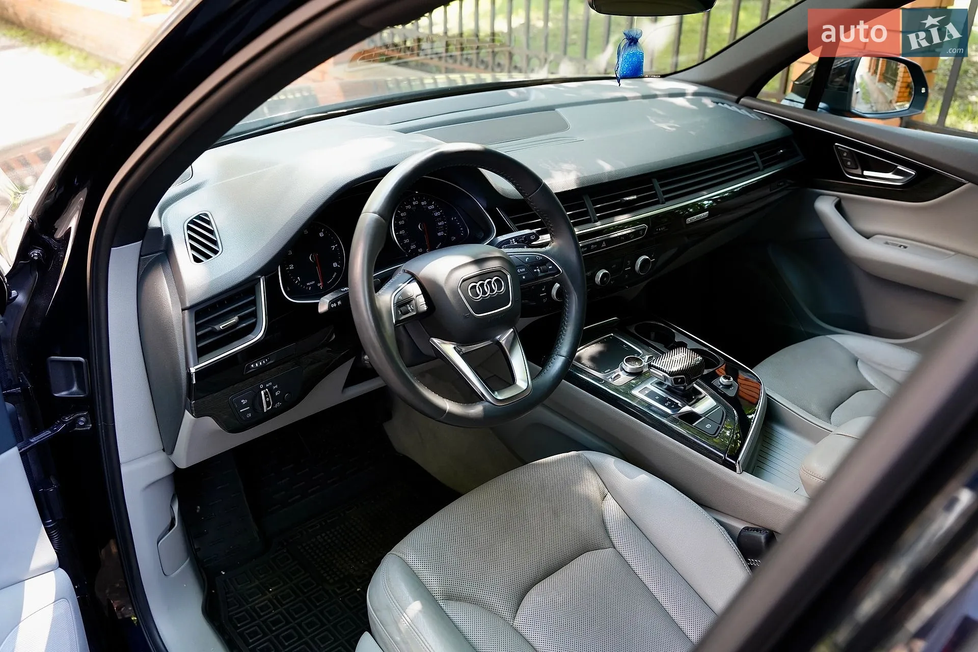 Audi Q7 2017 VIN WA1LHAF78HD050577 фото оголошення 9 з 19